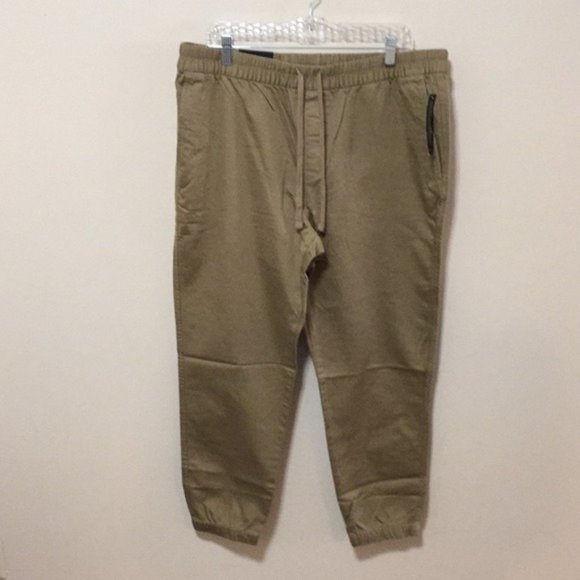 NWT Banana Republic Mens Tan Travel Joggers L - Picture 1 of 5